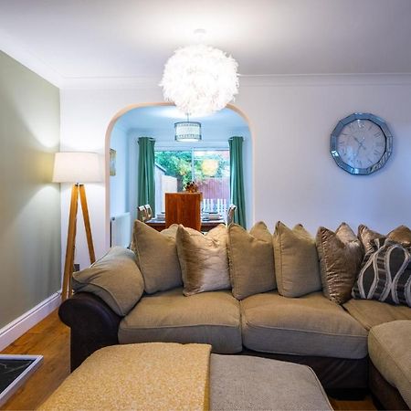 Beautiful House In South Cambridge, 14-Min Drive To The City Centre, Free Parking, No Sofabeds, Sleeps 6 外观 照片