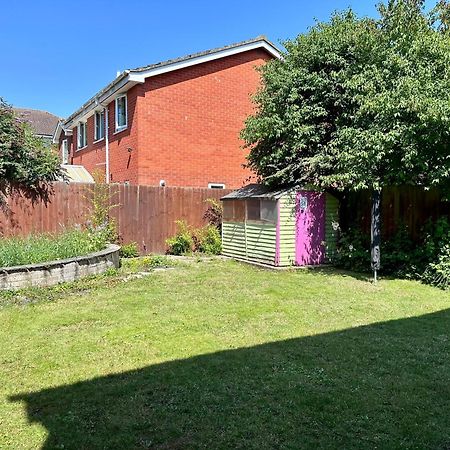 Beautiful House In South Cambridge, 14-Min Drive To The City Centre, Free Parking, No Sofabeds, Sleeps 6 外观 照片