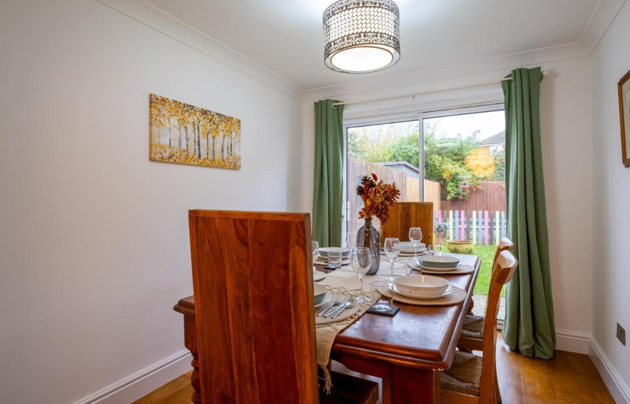 Beautiful House In South Cambridge, 14-Min Drive To The City Centre, Free Parking, No Sofabeds, Sleeps 6 外观 照片