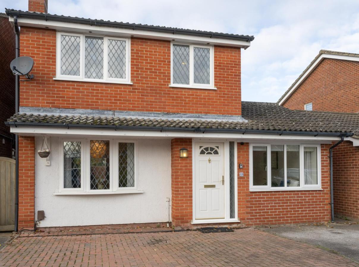 Beautiful House In South Cambridge, 14-Min Drive To The City Centre, Free Parking, No Sofabeds, Sleeps 6 外观 照片