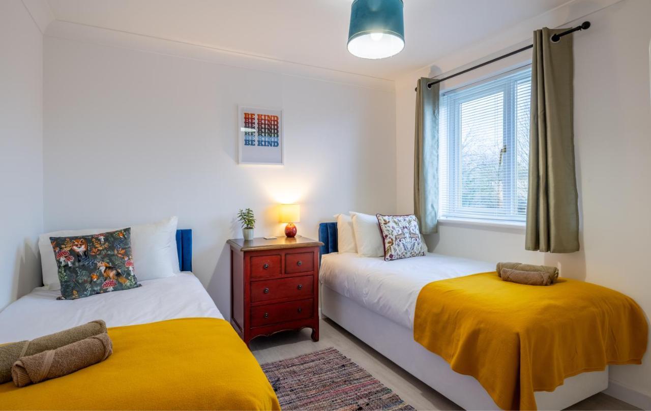 Beautiful House In South Cambridge, 14-Min Drive To The City Centre, Free Parking, No Sofabeds, Sleeps 6 外观 照片