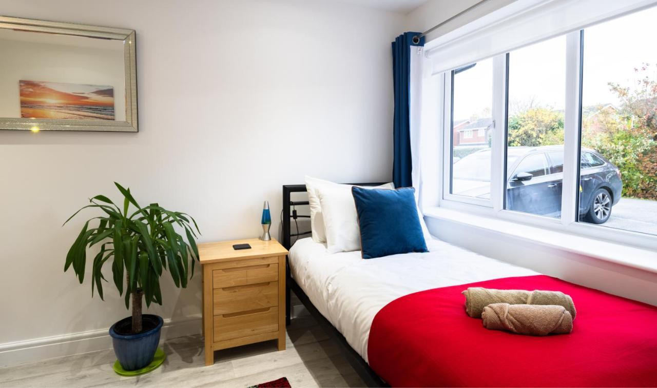 Beautiful House In South Cambridge, 14-Min Drive To The City Centre, Free Parking, No Sofabeds, Sleeps 6 外观 照片