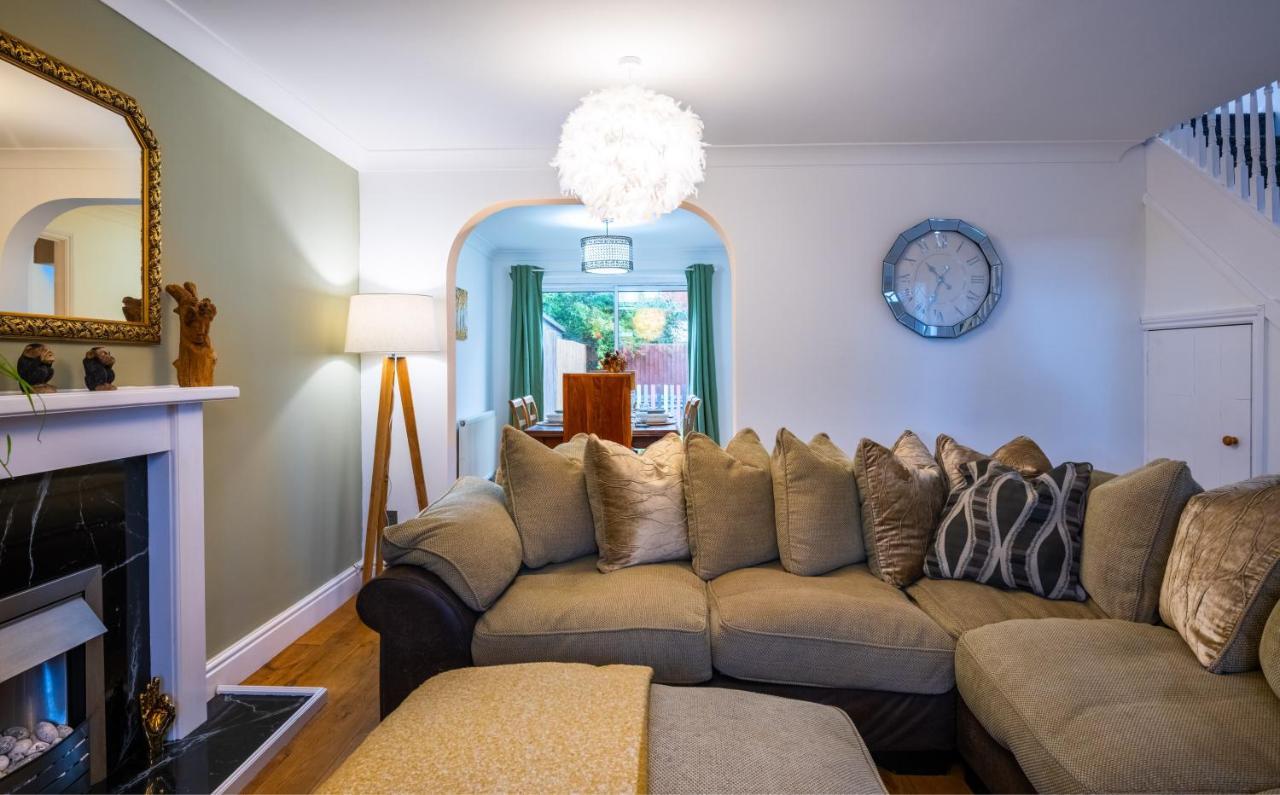 Beautiful House In South Cambridge, 14-Min Drive To The City Centre, Free Parking, No Sofabeds, Sleeps 6 外观 照片
