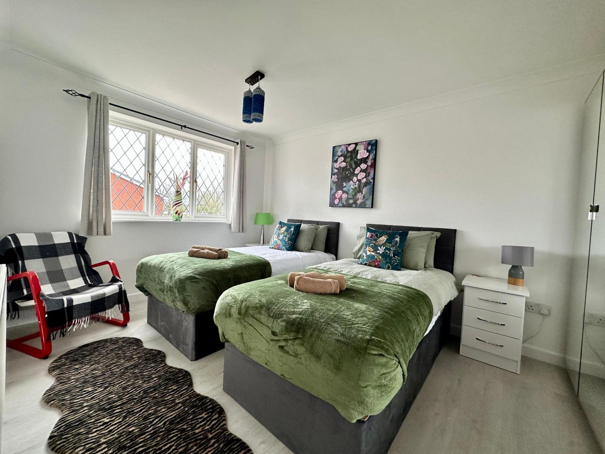 Beautiful House In South Cambridge, 14-Min Drive To The City Centre, Free Parking, No Sofabeds, Sleeps 6 外观 照片