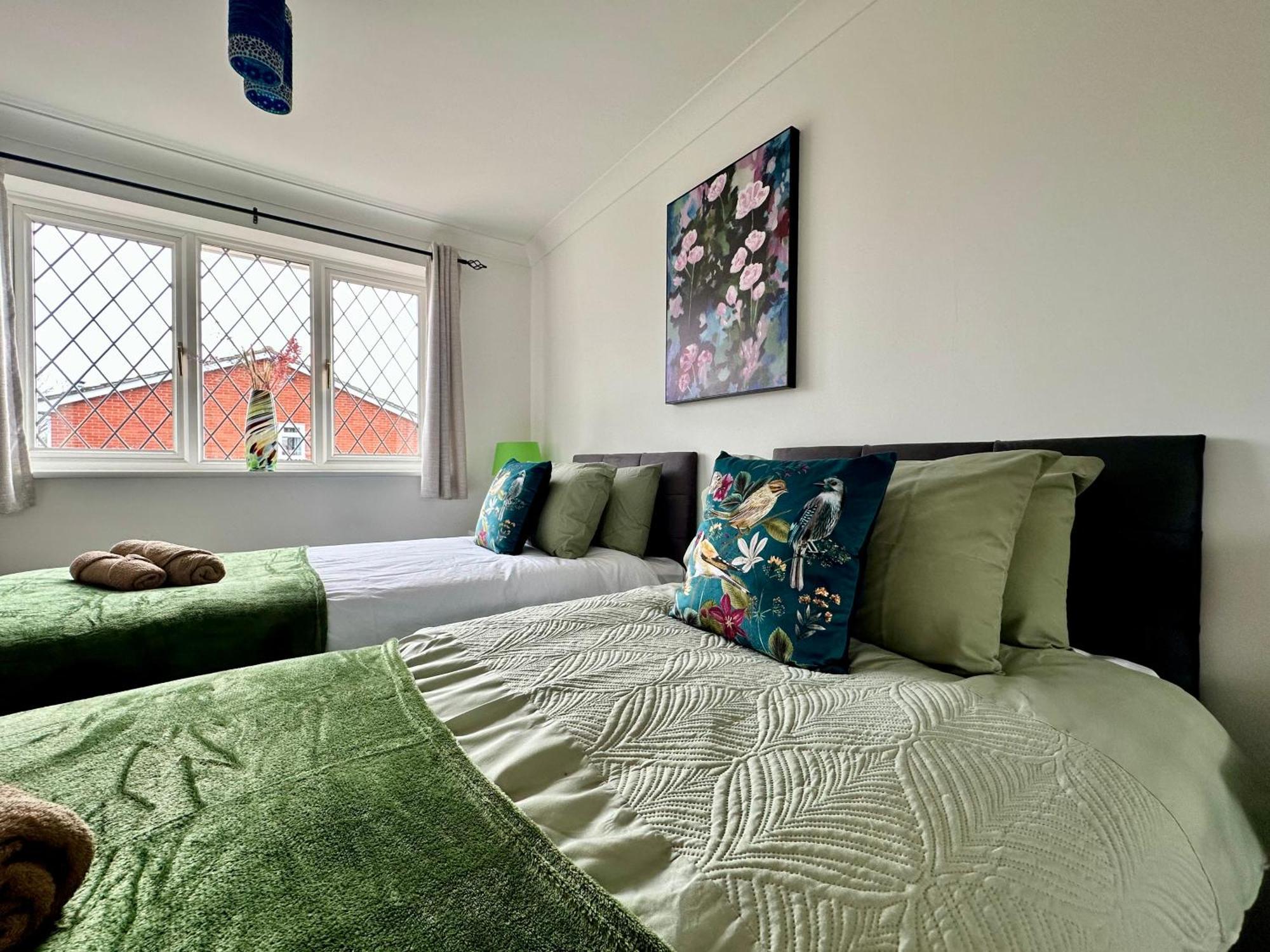 Beautiful House In South Cambridge, 14-Min Drive To The City Centre, Free Parking, No Sofabeds, Sleeps 6 外观 照片